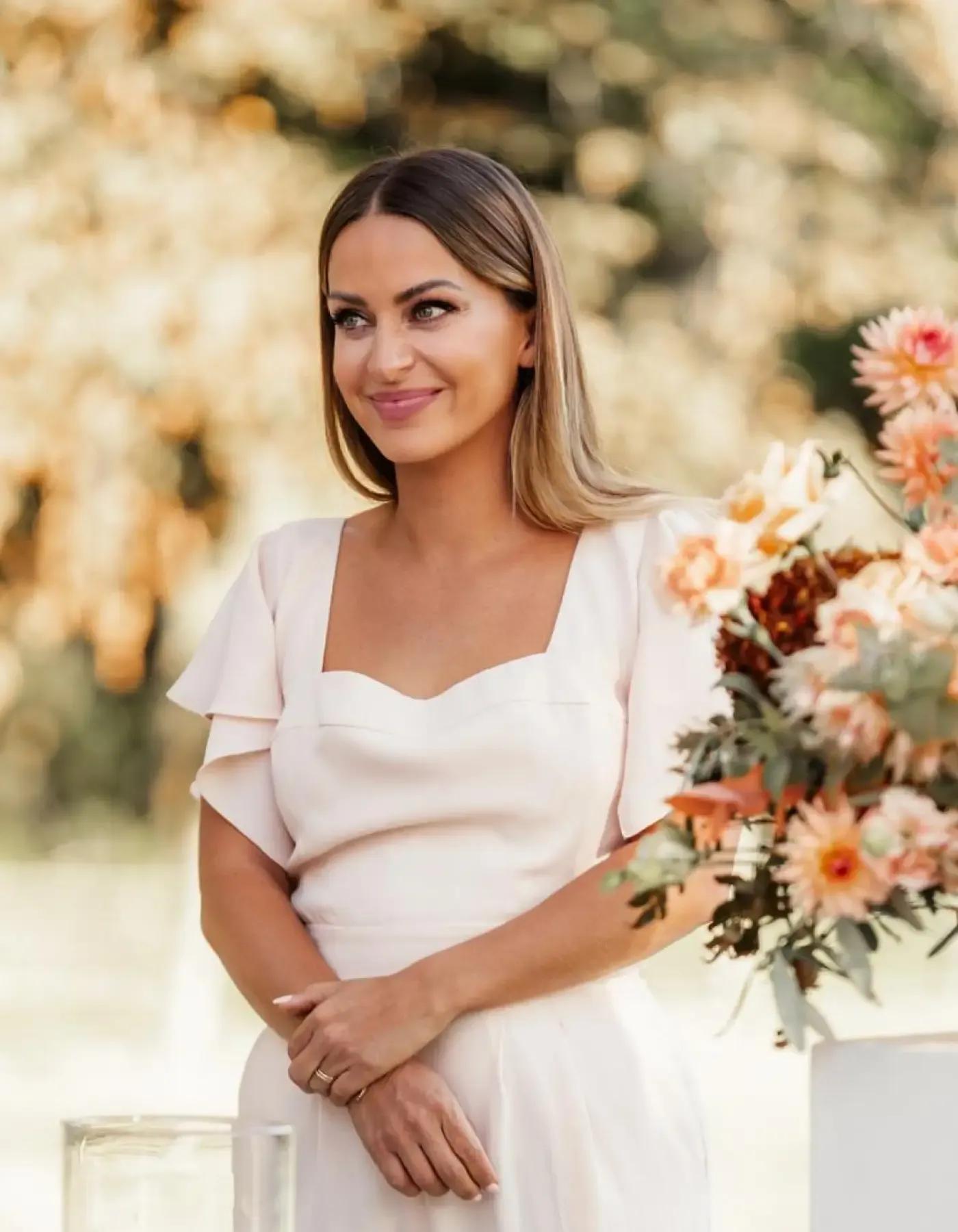 Leni Eckstein erklärt das Brautpaar